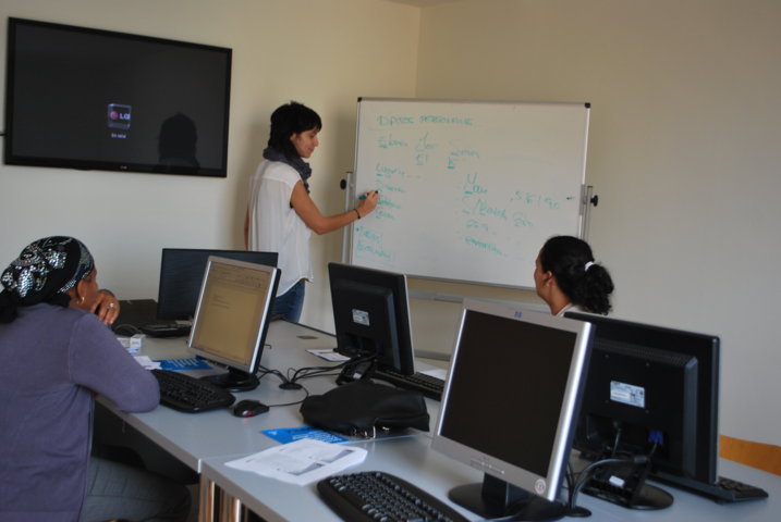 La Fundación Jaume Rubió inaugura una aula de informática para los participantes del programa de empleo y inserción